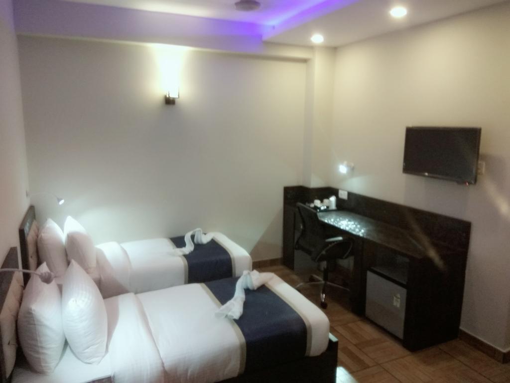 The Park Residency Hotell Greater Noida Exteriör bild