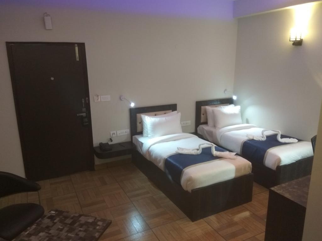 The Park Residency Hotell Greater Noida Exteriör bild