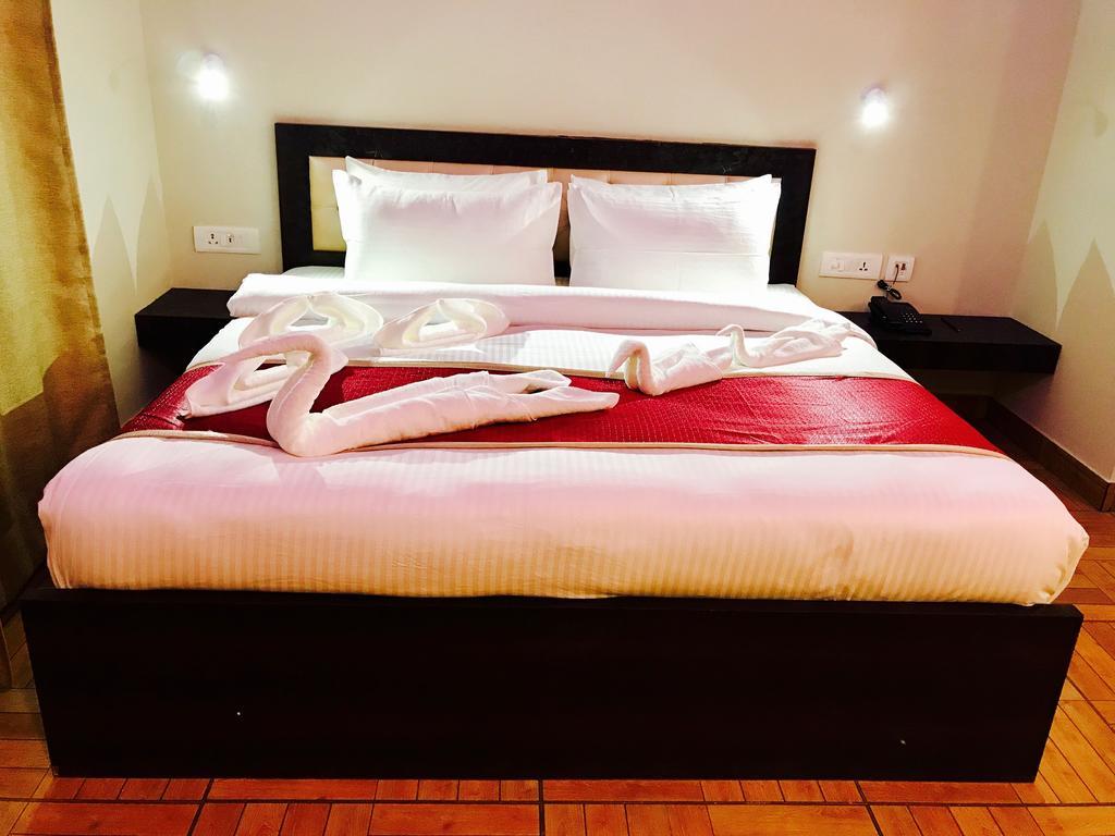 The Park Residency Hotell Greater Noida Exteriör bild