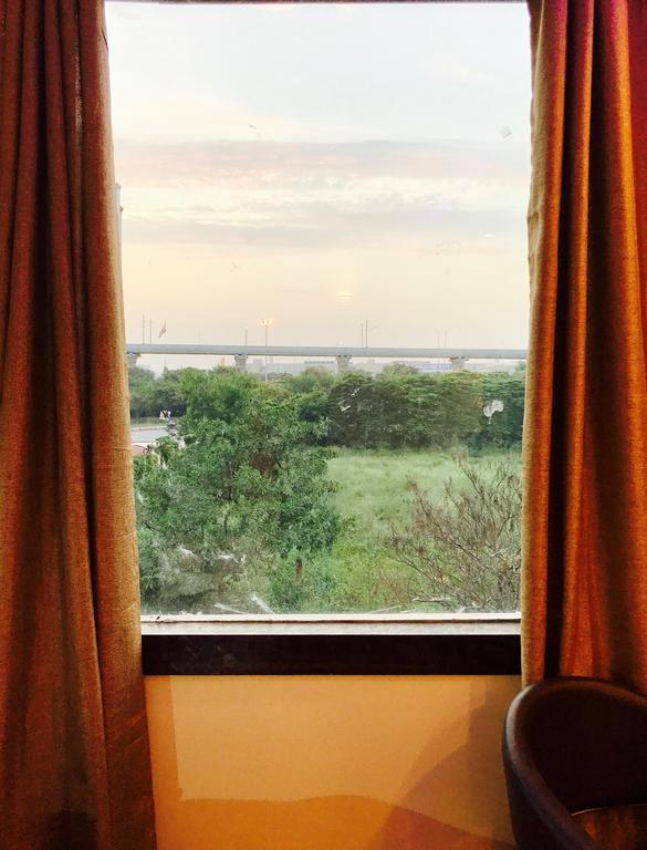 The Park Residency Hotell Greater Noida Exteriör bild