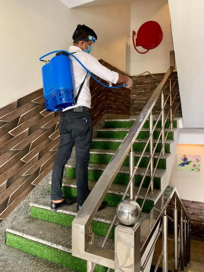 The Park Residency Hotell Greater Noida Exteriör bild
